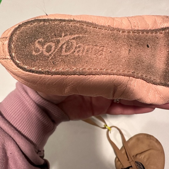 Dance Bundle Theatricals Tights, Pirouettes & Ballet Show S/M - Picture 4 of 5